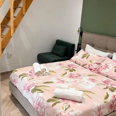 La Casa All'angolo Apartment *